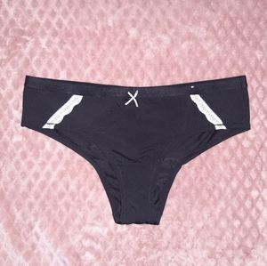 NWOT 🖤 Cacique Extra Soft Cheeky